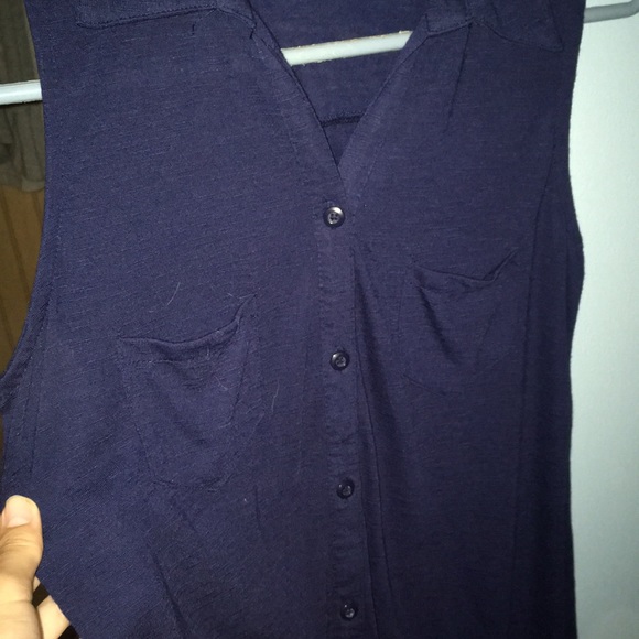 Blue T - Picture 3 of 3